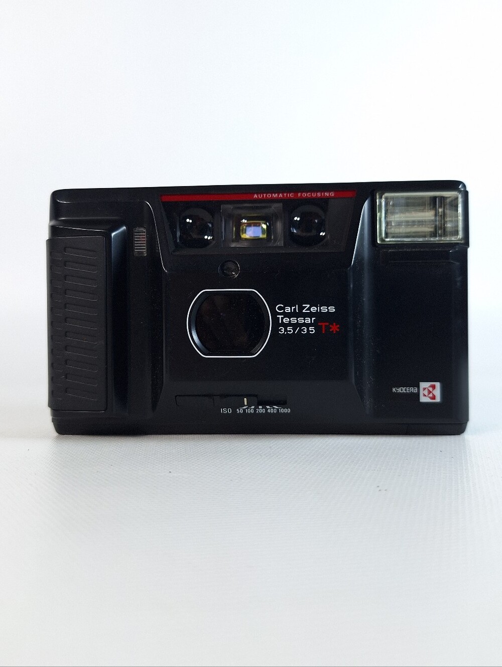 Yashica T AF-D 35mm Point & Shoot Film Camera Carl Zeiss Tessar 35mm f/3.5 Lens